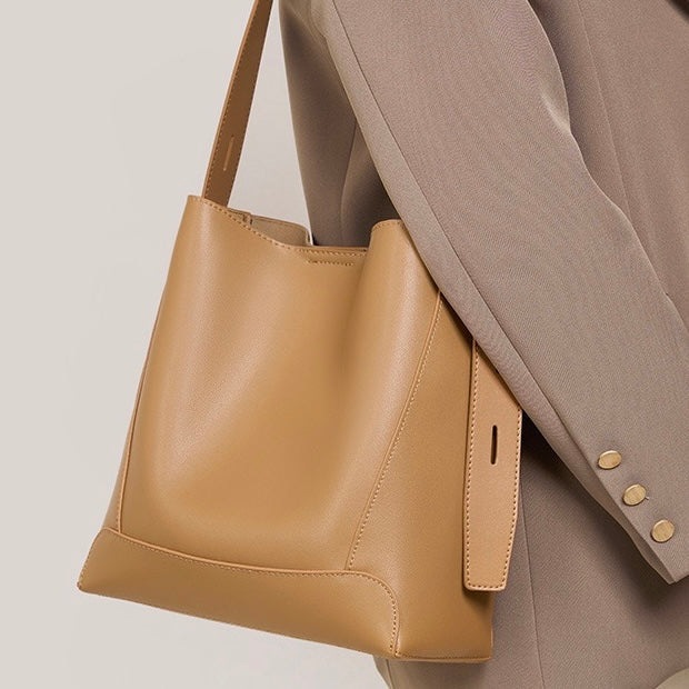 AUREMI™ 本革バケットバッグ